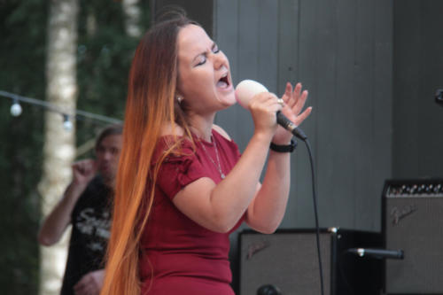 Дуэт «Леди А», концерт «Я остаюсь, чтобы жить» в Сестрорецком» парке (фото В.Кузьмин, август 2021)