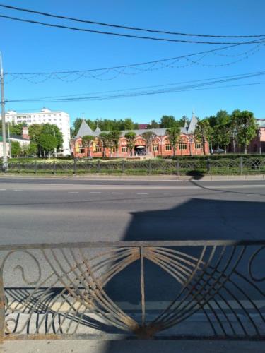 Торговые ряды, фонтан «Девочка-грибница» (фото infoce-klin.ru, май 2021 года)