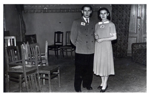 Фотографии оставленные в заброшенных домах (Фото из архива В.Кузьмина)