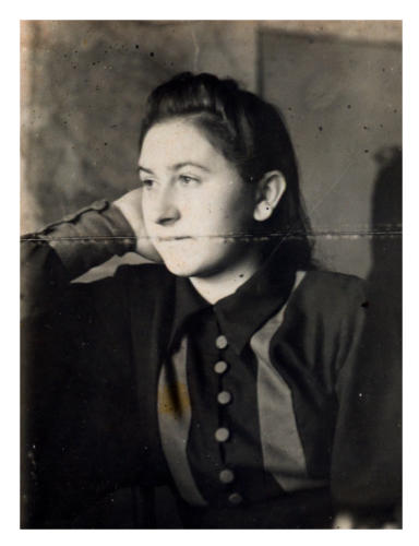 Фотографии оставленные в заброшенных домах (Фото из архива В.Кузьмина)